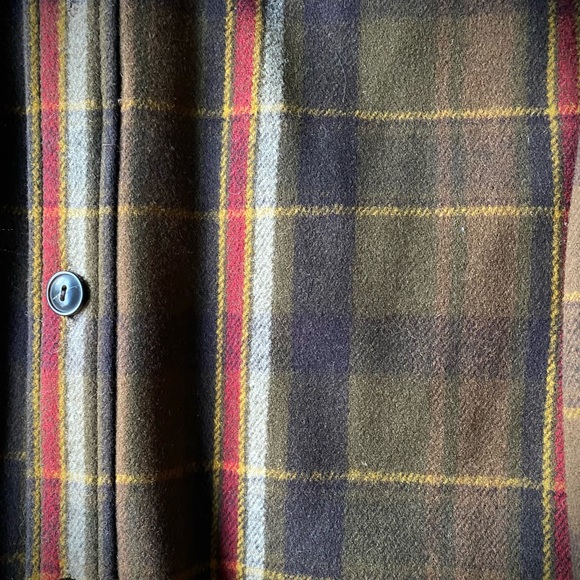 Pendleton Plaid Heavy Shirt with side pockets. - Picture 4 of 9